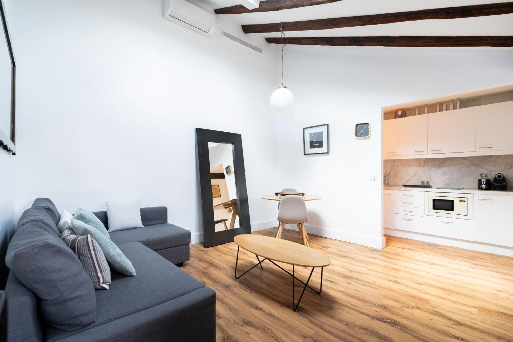 Apartamento En Alonso Martinez Alquiler Temporal Madrid Bagian luar foto